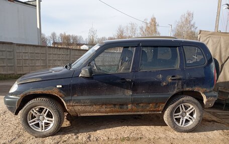 Chevrolet Niva I рестайлинг, 2005 год, 100 000 рублей, 2 фотография