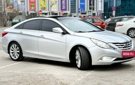 Hyundai Sonata VI, 2010 год, 920 000 рублей, 2 фотография