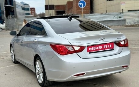 Hyundai Sonata VI, 2010 год, 920 000 рублей, 3 фотография