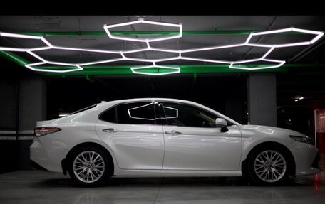 Toyota Camry, 2018 год, 2 970 000 рублей, 5 фотография