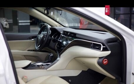 Toyota Camry, 2018 год, 2 970 000 рублей, 11 фотография