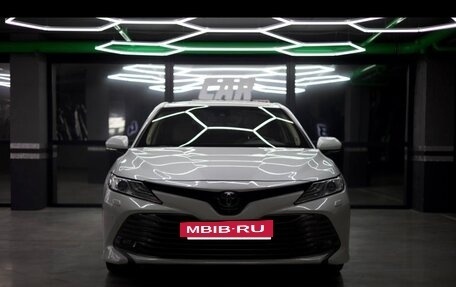 Toyota Camry, 2018 год, 2 970 000 рублей, 3 фотография