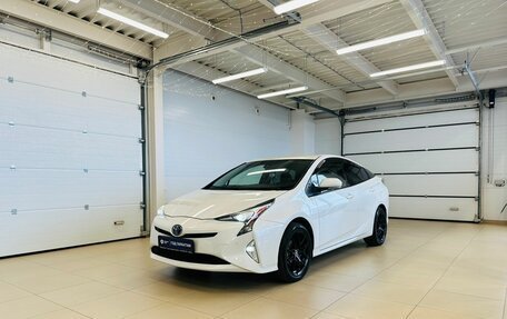 Toyota Prius IV XW50, 2017 год, 1 749 999 рублей, 2 фотография