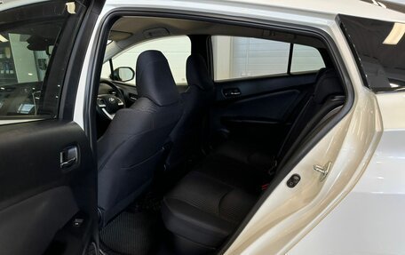 Toyota Prius IV XW50, 2017 год, 1 749 999 рублей, 17 фотография