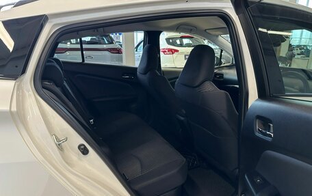 Toyota Prius IV XW50, 2017 год, 1 749 999 рублей, 18 фотография