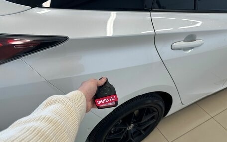 Toyota Prius IV XW50, 2017 год, 1 749 999 рублей, 24 фотография