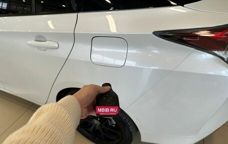 Toyota Prius IV XW50, 2017 год, 1 749 999 рублей, 23 фотография