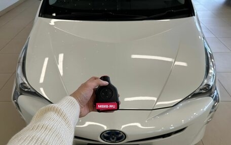 Toyota Prius IV XW50, 2017 год, 1 749 999 рублей, 28 фотография