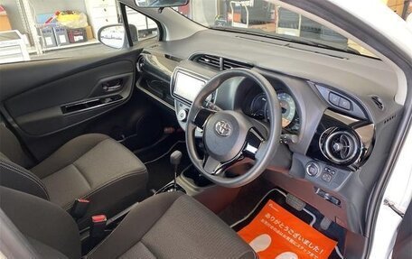 Toyota Vitz, 2019 год, 792 000 рублей, 10 фотография