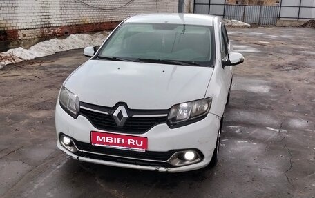Renault Logan II, 2015 год, 600 000 рублей, 1 фотография