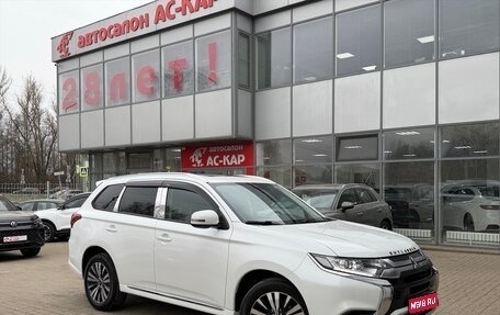 Mitsubishi Outlander III рестайлинг 3, 2022 год, 2 850 000 рублей, 1 фотография