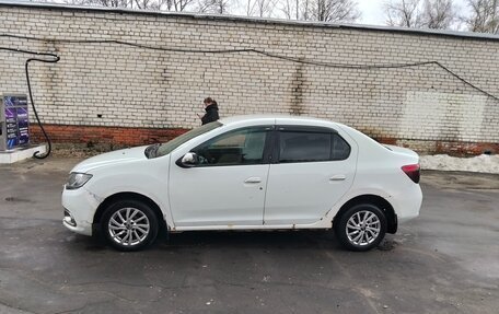 Renault Logan II, 2015 год, 600 000 рублей, 2 фотография