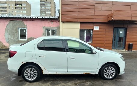 Renault Logan II, 2015 год, 600 000 рублей, 4 фотография