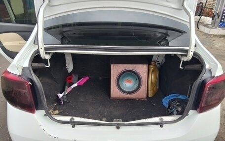 Renault Logan II, 2015 год, 600 000 рублей, 11 фотография