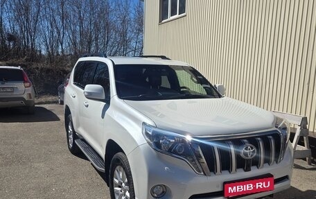 Toyota Land Cruiser Prado 150 рестайлинг 2, 2016 год, 3 500 000 рублей, 2 фотография