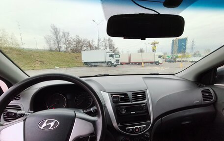 Hyundai Solaris II рестайлинг, 2013 год, 950 000 рублей, 8 фотография