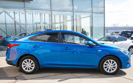 Hyundai Solaris II рестайлинг, 2021 год, 1 675 000 рублей, 6 фотография