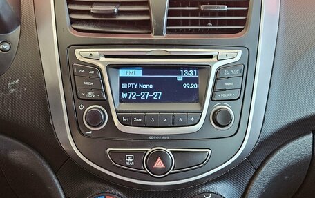 Hyundai Solaris II рестайлинг, 2015 год, 650 000 рублей, 13 фотография