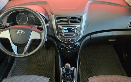 Hyundai Solaris II рестайлинг, 2015 год, 650 000 рублей, 9 фотография