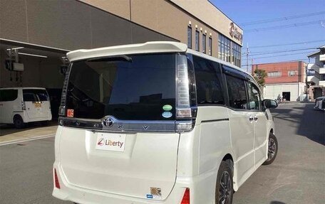 Toyota Voxy III, 2020 год, 1 994 000 рублей, 5 фотография