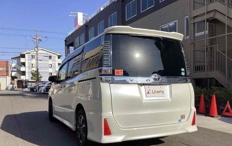 Toyota Voxy III, 2020 год, 1 994 000 рублей, 7 фотография