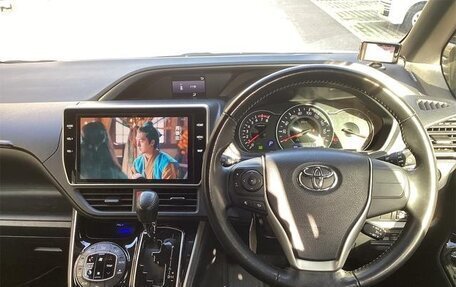 Toyota Voxy III, 2020 год, 1 994 000 рублей, 13 фотография