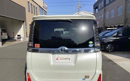 Toyota Voxy III, 2020 год, 1 994 000 рублей, 6 фотография