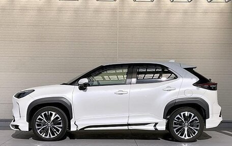 Toyota Yaris Cross, 2023 год, 1 478 000 рублей, 4 фотография