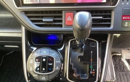 Toyota Voxy III, 2020 год, 1 994 000 рублей, 15 фотография