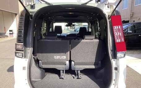 Toyota Voxy III, 2020 год, 1 994 000 рублей, 23 фотография