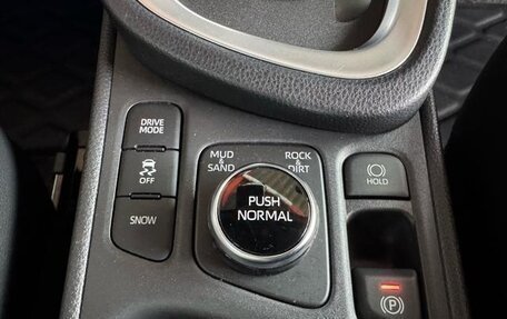 Toyota Yaris Cross, 2023 год, 1 632 000 рублей, 14 фотография