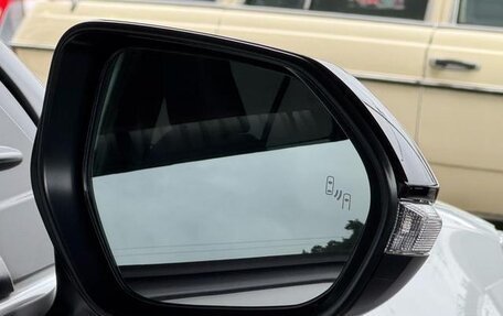 Toyota Yaris Cross, 2023 год, 1 632 000 рублей, 19 фотография