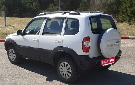 Chevrolet Niva I рестайлинг, 2019 год, 750 000 рублей, 2 фотография