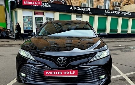 Toyota Camry, 2019 год, 2 650 000 рублей, 2 фотография