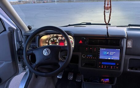 Volkswagen Caravelle T4, 2000 год, 1 499 999 рублей, 22 фотография