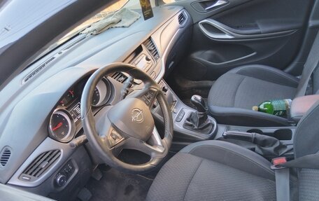 Opel Astra K, 2017 год, 1 000 000 рублей, 9 фотография