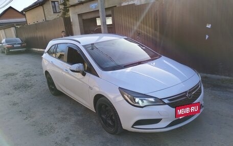 Opel Astra K, 2017 год, 1 000 000 рублей, 4 фотография