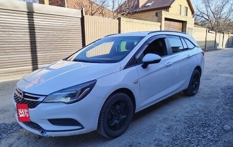 Opel Astra K, 2017 год, 1 000 000 рублей, 3 фотография