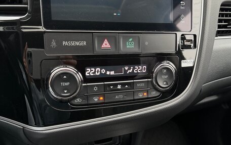 Mitsubishi Outlander III рестайлинг 3, 2022 год, 2 850 000 рублей, 11 фотография