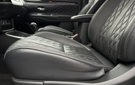 Mitsubishi Outlander III рестайлинг 3, 2022 год, 2 850 000 рублей, 15 фотография