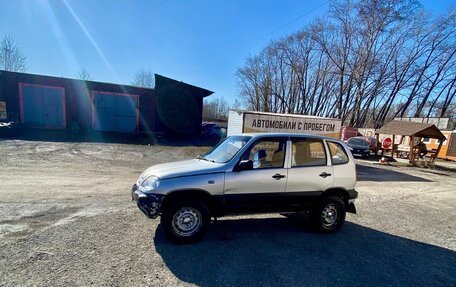Chevrolet Niva I рестайлинг, 2004 год, 179 000 рублей, 2 фотография