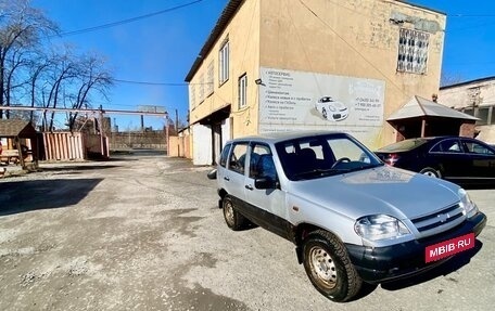 Chevrolet Niva I рестайлинг, 2004 год, 179 000 рублей, 3 фотография