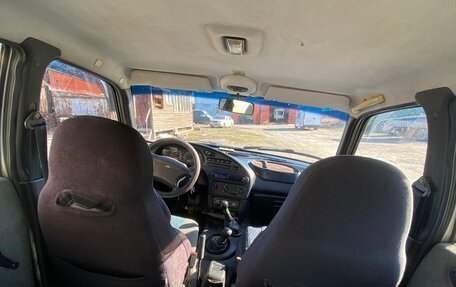 Chevrolet Niva I рестайлинг, 2004 год, 179 000 рублей, 9 фотография