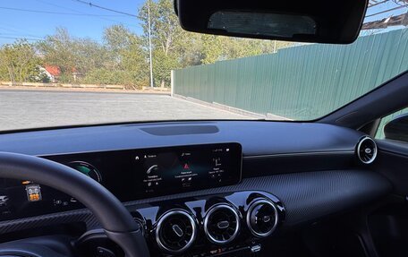 Mercedes-Benz A-Класс, 2019 год, 2 450 000 рублей, 10 фотография