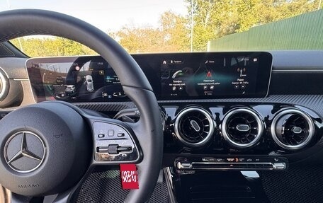 Mercedes-Benz A-Класс, 2019 год, 2 450 000 рублей, 11 фотография