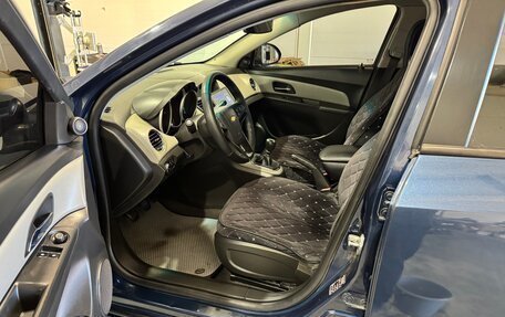 Chevrolet Cruze II, 2011 год, 585 000 рублей, 7 фотография