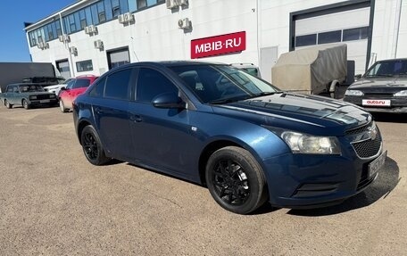 Chevrolet Cruze II, 2011 год, 585 000 рублей, 3 фотография