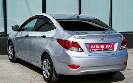 Hyundai Solaris II рестайлинг, 2011 год, 725 000 рублей, 3 фотография