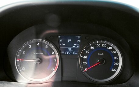 Hyundai Solaris II рестайлинг, 2011 год, 725 000 рублей, 11 фотография