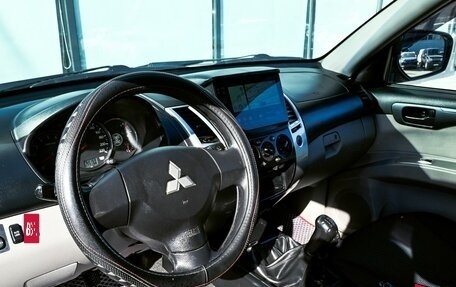 Mitsubishi Pajero Sport II рестайлинг, 2015 год, 1 875 000 рублей, 13 фотография